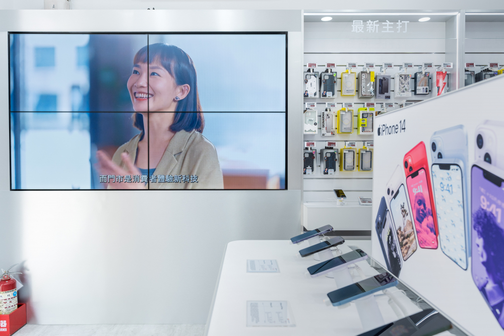 88BIFA雙軸轉型策略以Go Vertical深化垂直市場應用，以高品質顯示器取代傳統海報，打造無紙化新零售場域，提供消費者優質的數位服務體驗